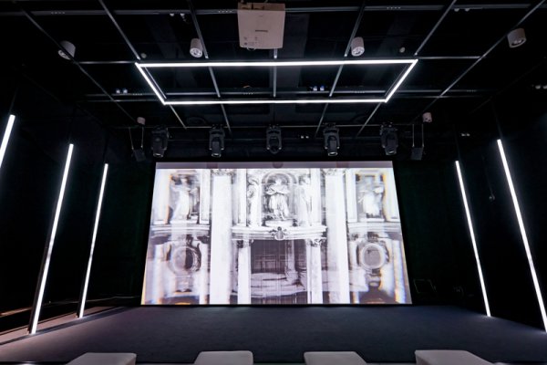 线上股票配资门户网 新技术如何与表演艺术融合？上海音乐厅探索老牌剧场创新